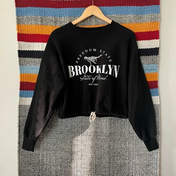 Forever 21 “Brooklyn State of Mind” Crop Top Sweater. - Picture 2 of 15